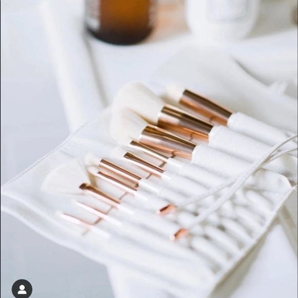 La Beauté Soi - makeup brush set - Picture 5 of 9